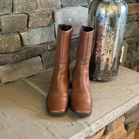 Vintage Caressa Brown Leather Square Toe Boots 2.25” Heel - Picture 5 of 11